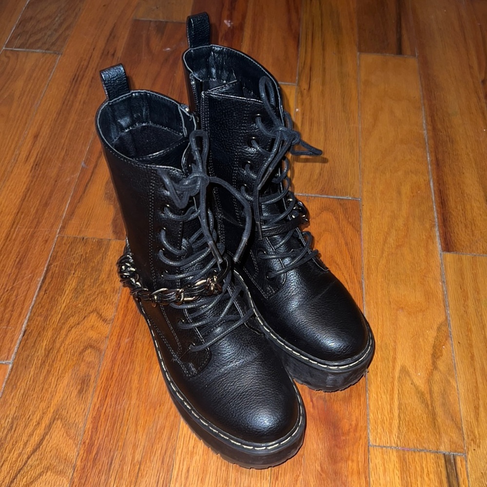 Combat Boot.